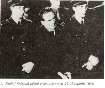 رودولف اسلانسکی در هنگام شنیدن حکم اعدام دادگاه نمایشی نوامبر 1952